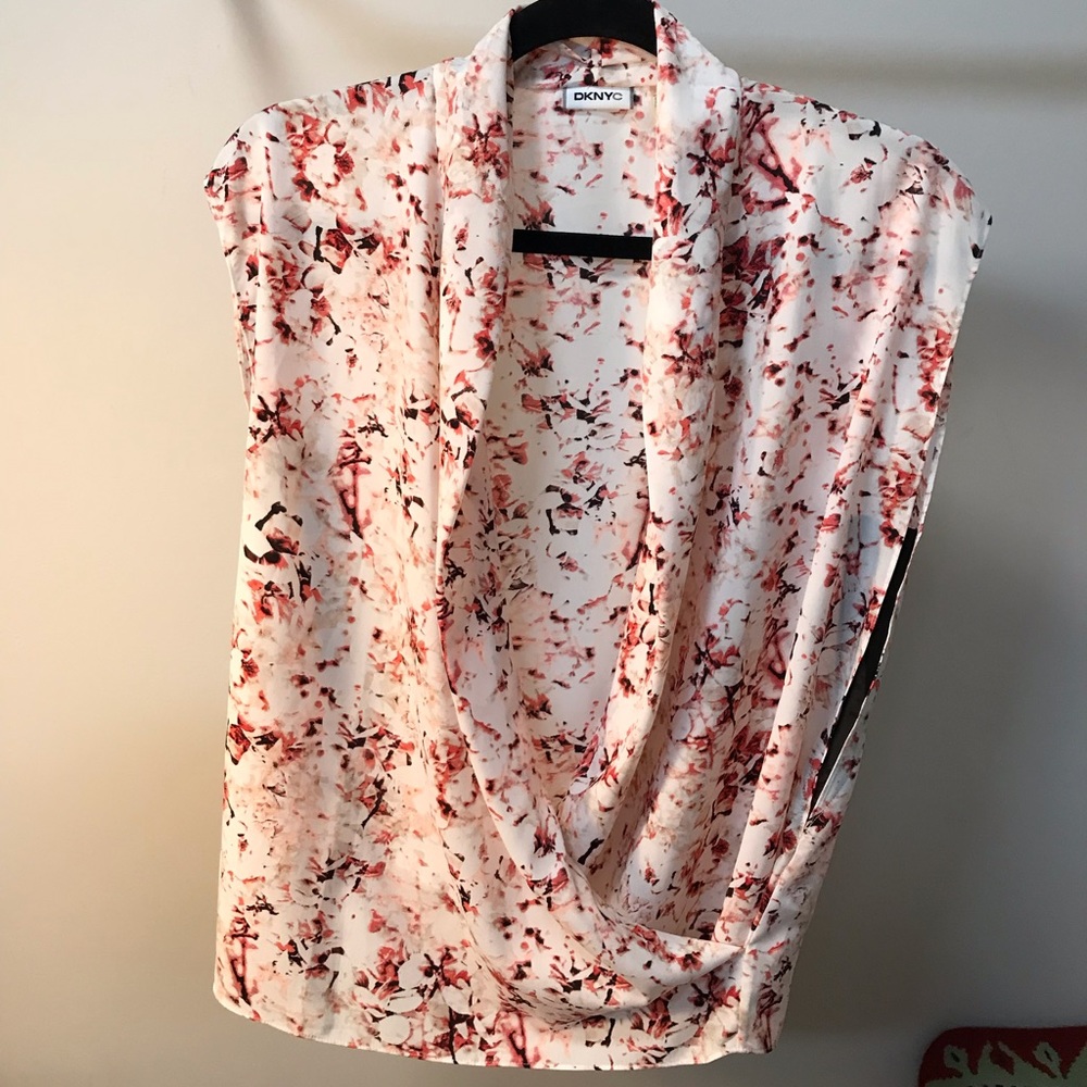 DKNYC White Pink Faux Wrap Floral Top Size Small